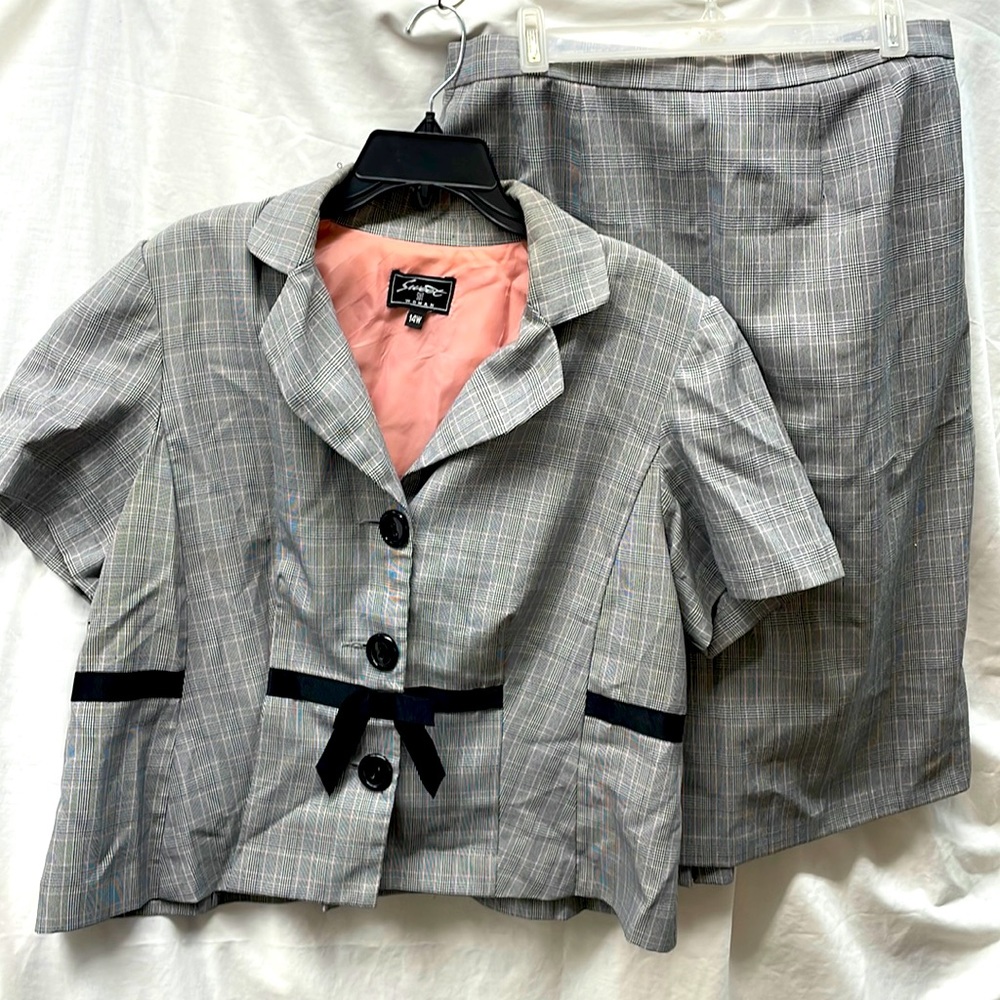 Sweet suit woman vintage 3 button jacket skirt suit ladies sz 14w 1/27/4